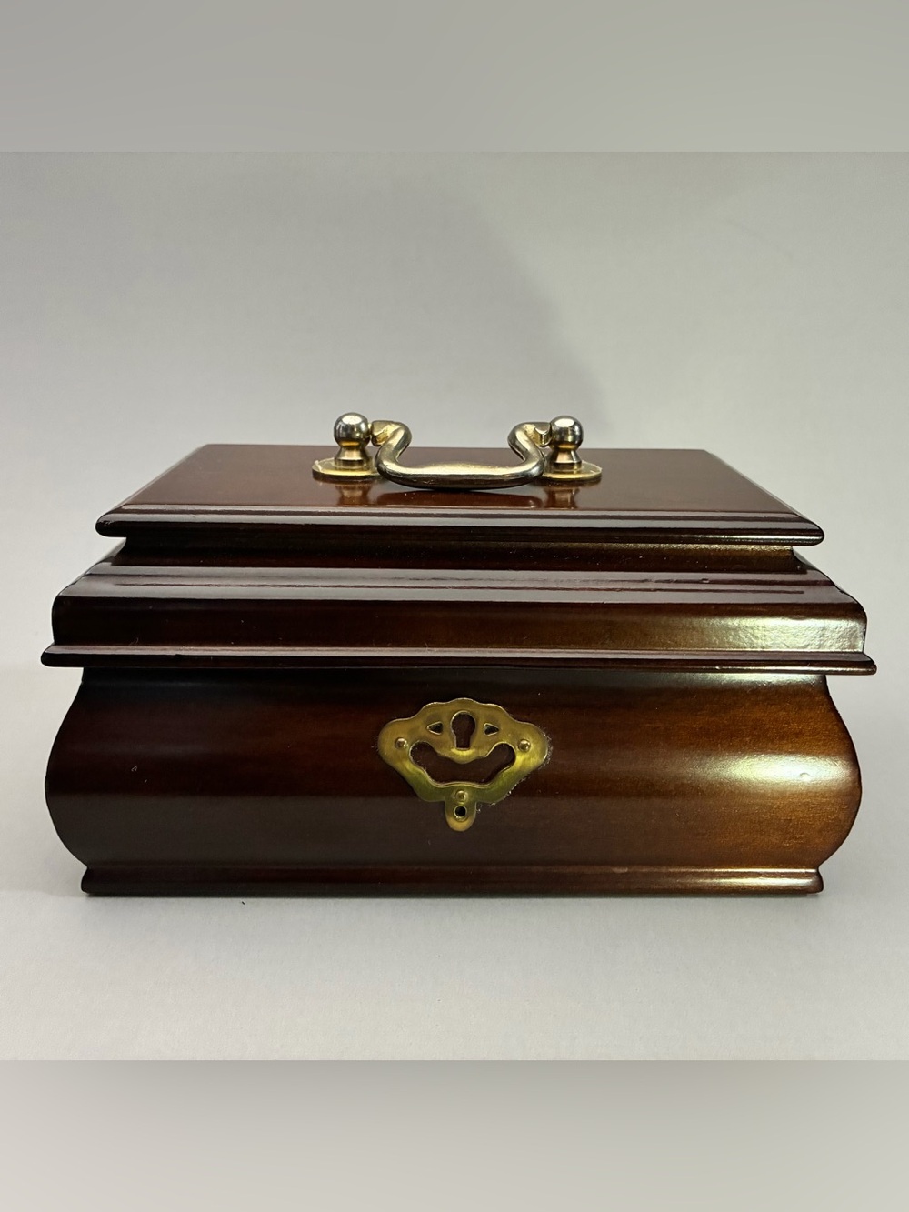 Vintage The Bombay Company wooden jewelry box with Mahogany finish